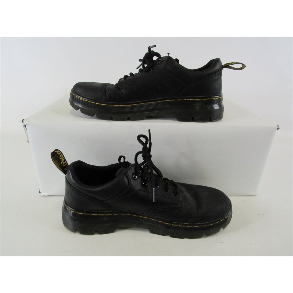 Dr. Martens Reeder Shoes Mens 10 Black Good Leather Low Top Lug Sole Hiker - Picture 3 of 9
